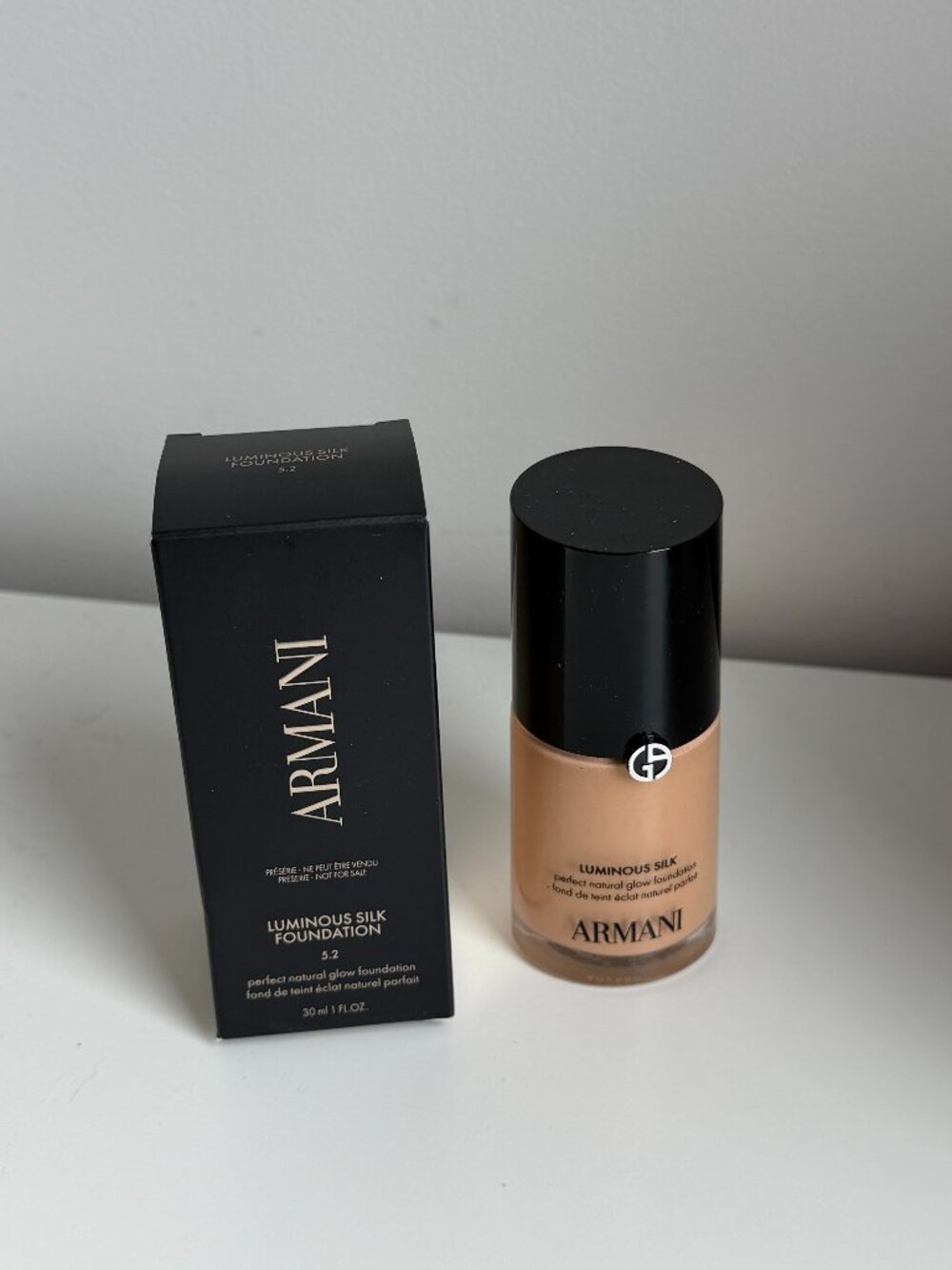 NWT Armani Luminous Silk Foundation 5.2
